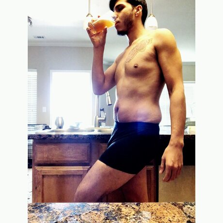 Foto di nudo di fuga di OnlyFans di Angel