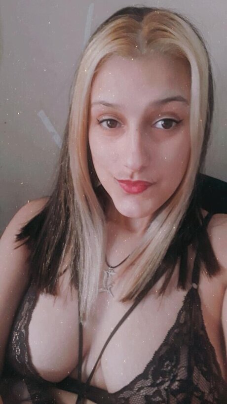 Foto di nudo di fuga di OnlyFans di Amanda