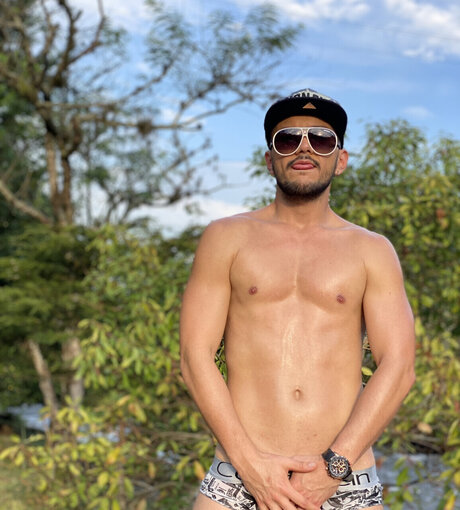 Foto di nudo di fuga di OnlyFans di Alexander Lozada