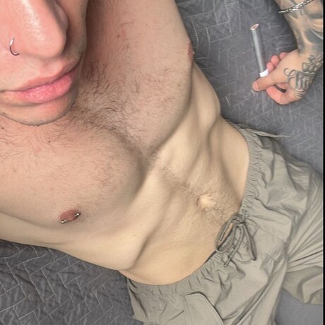 Foto di nudo di fuga di OnlyFans di Santi M