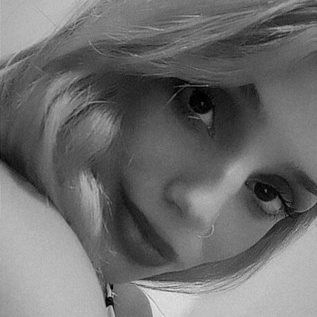 Foto di nudo di fuga di OnlyFans di Emma