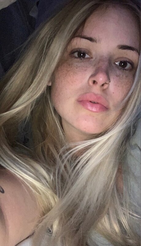 Foto di nudo di fuga di OnlyFans di Luckylilly