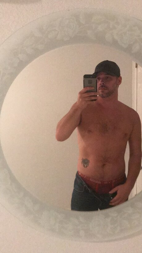 Foto di nudo di fuga di OnlyFans di Curtis