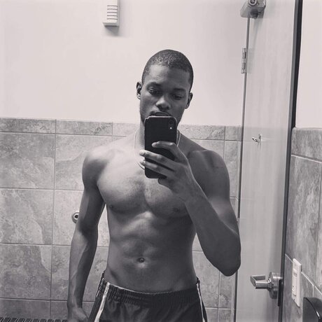 Foto di nudo di fuga di OnlyFans di Shamon B
