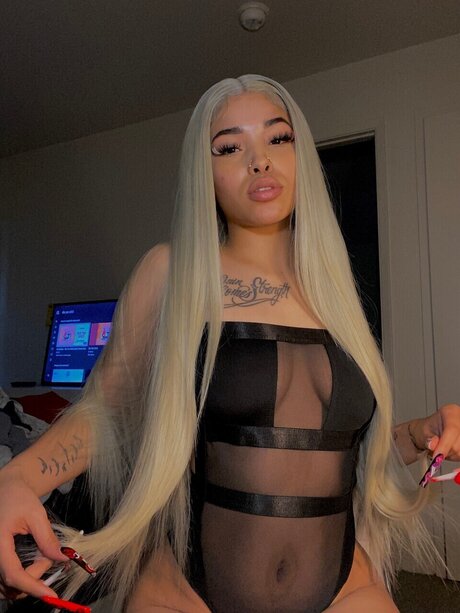Foto di nudo di fuga di OnlyFans di No One