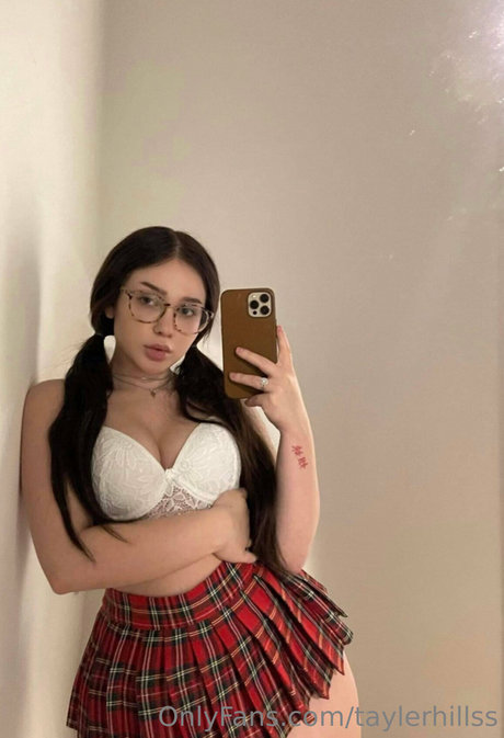 Foto di nudo di fuga di OnlyFans di Tayler Hills