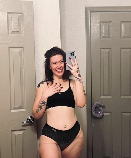 Foto di nudo di fuga di OnlyFans di Lexsaige
