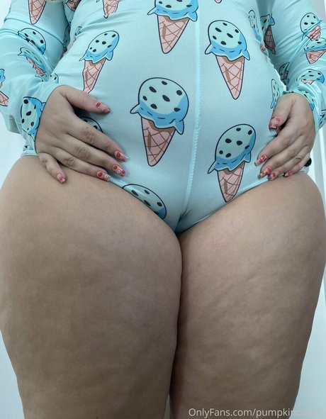 Foto di nudo di fuga di OnlyFans di Pumpkin Cakezz