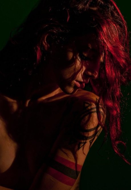 Foto di nudo di fuga di OnlyFans di Cam Damage