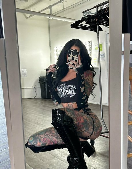 Foto di nudo di fuga di OnlyFans di Angela Mazzanti