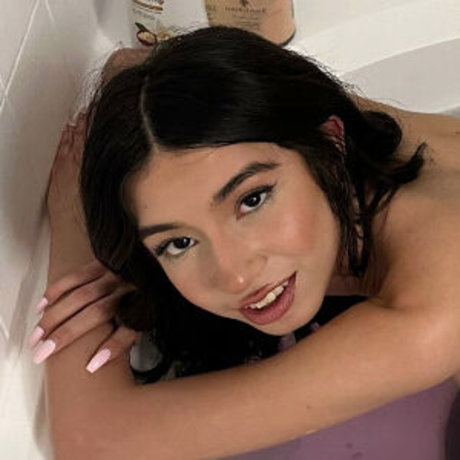 Foto di nudo di fuga di OnlyFans di Camila Cream