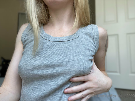 Foto di nudo di fuga di OnlyFans di Baby Cakes
