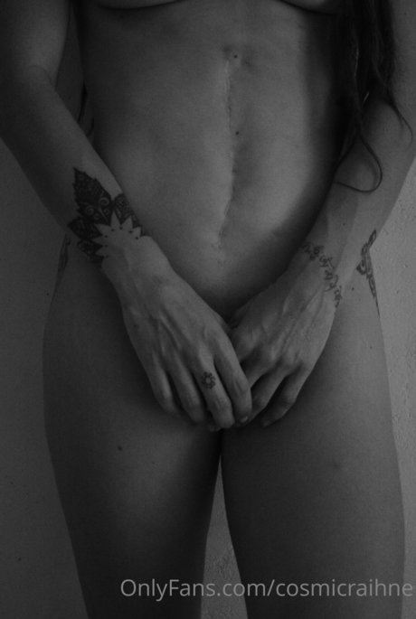 Foto di nudo di fuga di OnlyFans di Touched By Nature
