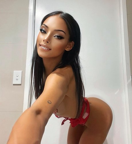 Foto di nudo di fuga di OnlyFans di Angel Rhodes