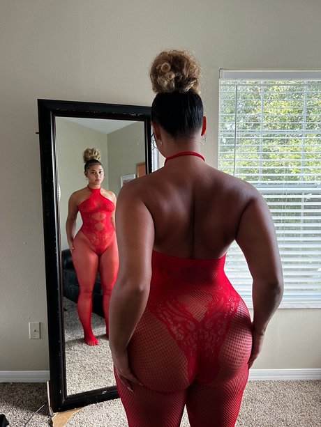 Foto di nudo di fuga di OnlyFans di Stacia Darae