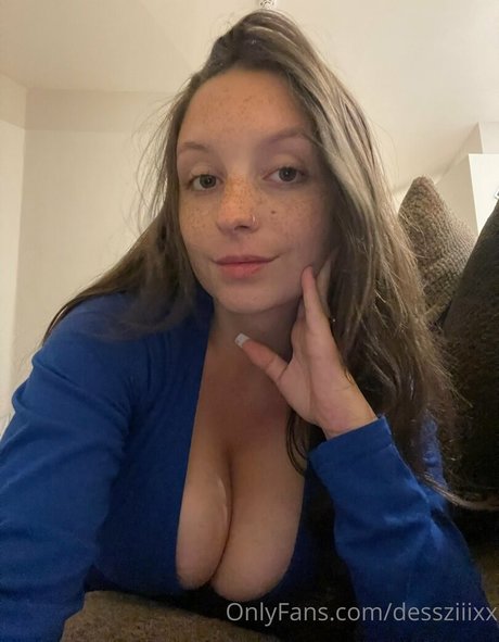 Foto di nudo di fuga di OnlyFans di Dessziiixx