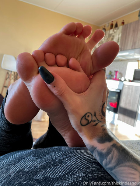 Foto di nudo di fuga di OnlyFans di Snow