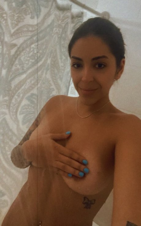 Foto di nudo di fuga di OnlyFans di Mia Martinez