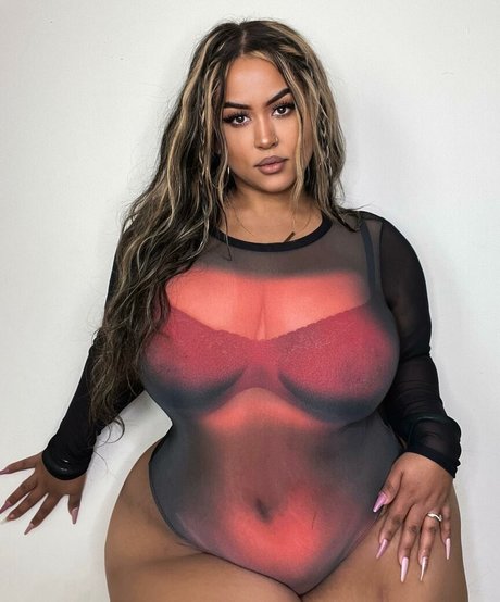 Foto di nudo di fuga di OnlyFans di Uilanibabe