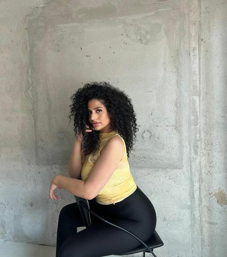 Foto di nudo di fuga di OnlyFans di Annamaria