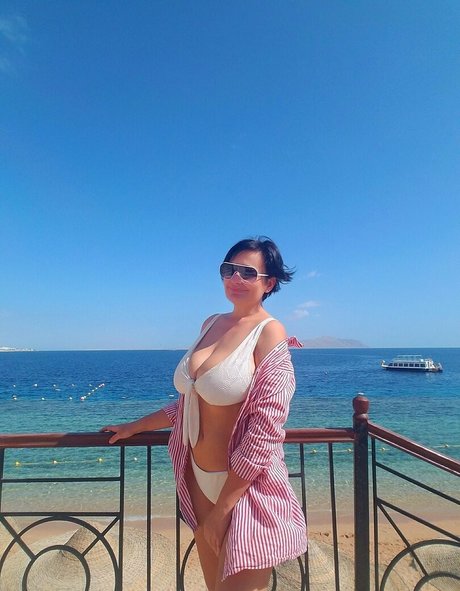 Foto di nudo di fuga di OnlyFans di Girlwithhugecleavage