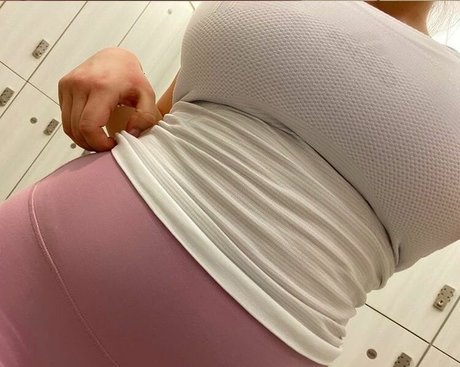 Foto di nudo di fuga di OnlyFans di Elizabeth M