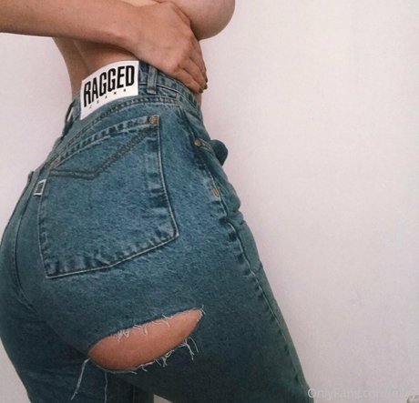 Foto di nudo di fuga di OnlyFans di Ellyy