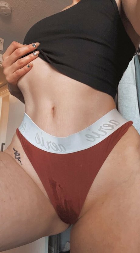 Foto di nudo di fuga di OnlyFans di Babyred