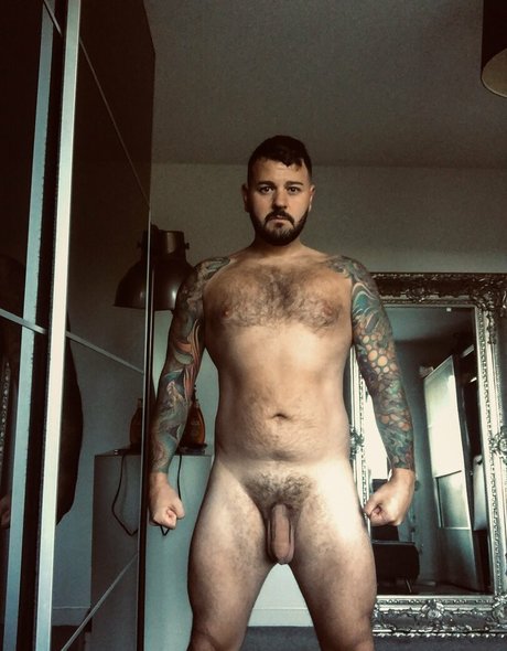 Foto di nudo di fuga di OnlyFans di Leobear