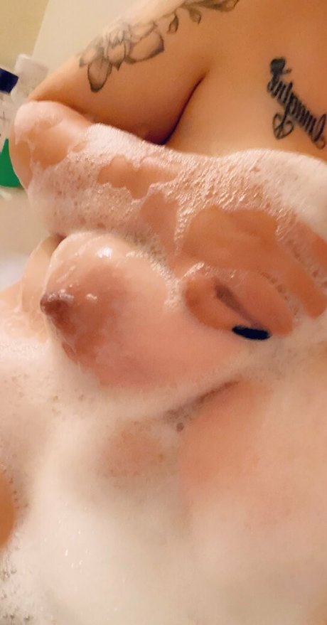 Foto di nudo di fuga di OnlyFans di Wiickedlotusx