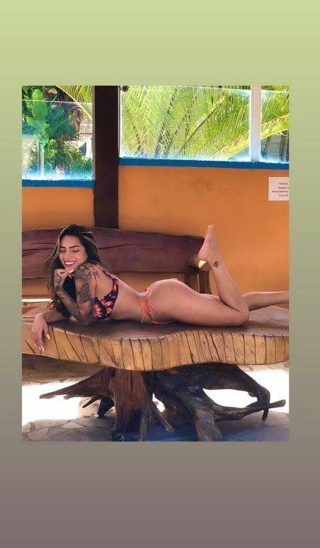 Foto di nudo di fuga di OnlyFans di Kauane Siqueira