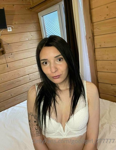 Foto di nudo di fuga di OnlyFans di Angelinacrystal