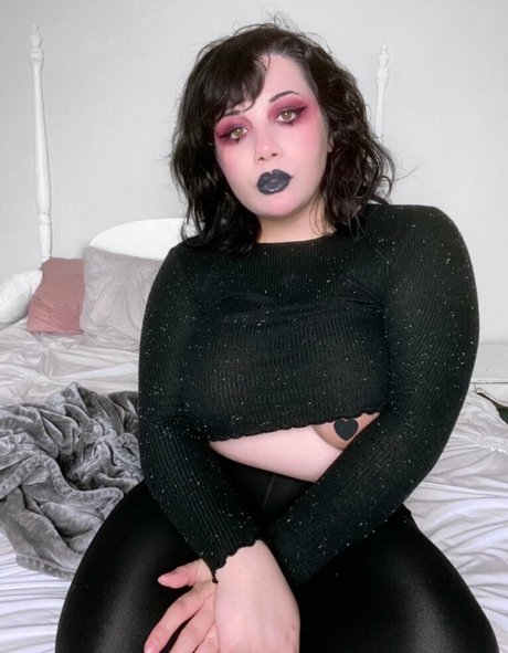 Foto di nudo di fuga di OnlyFans di Demonlewds