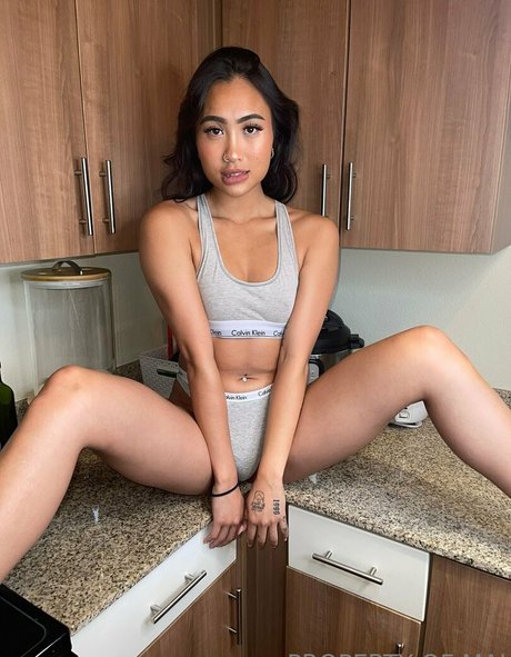 Foto di nudo di fuga di OnlyFans di Queen Mai
