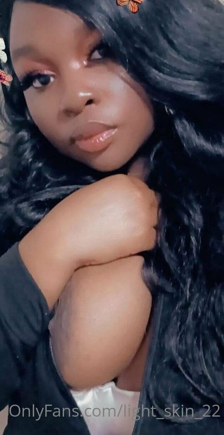 Foto di nudo di fuga di OnlyFans di Lightskin22
