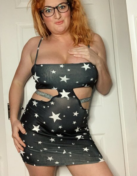 Foto di nudo di fuga di OnlyFans di Charliescarletx