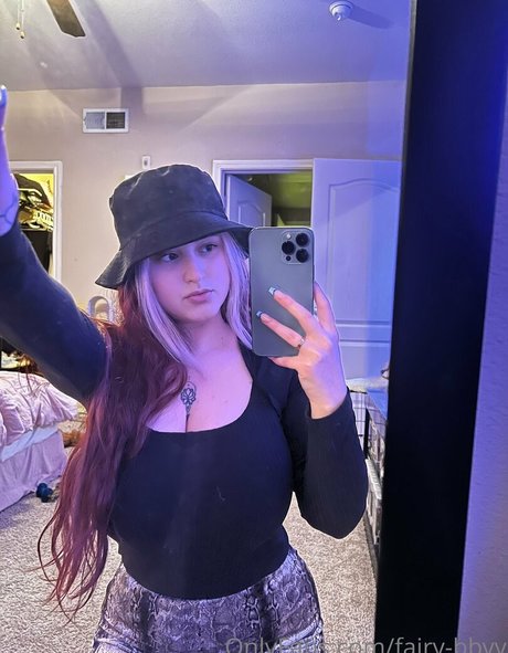 Foto di nudo di fuga di OnlyFans di Fairybbyy