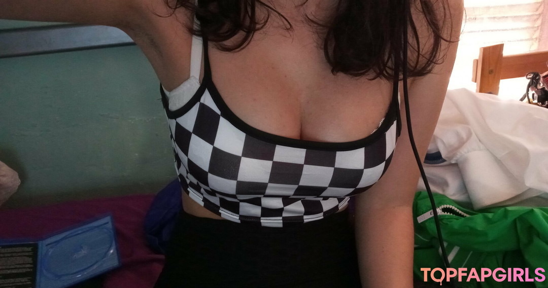 Foto di nudo di fuga di OnlyFans di Esmeraldamentee #43 Foto di nudo di fuga di OnlyFans di Esmeraldamentee #43