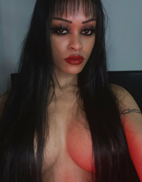 Foto di nudo di fuga di OnlyFans di Yungsadistic