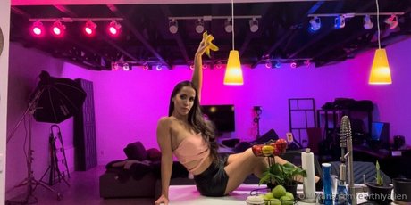 Foto di nudo di fuga di OnlyFans di Earthlyalien