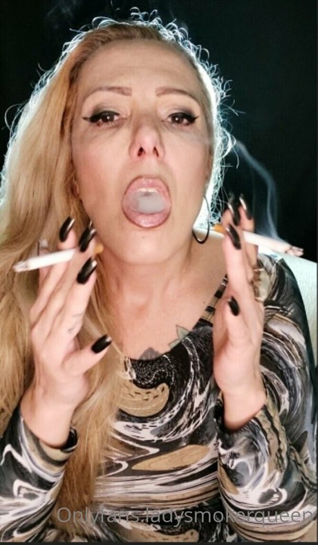 Ladysmokerqueen