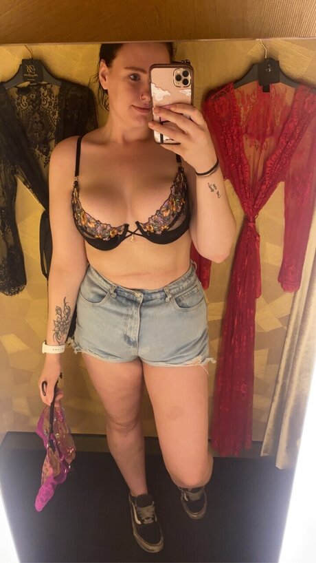 Foto di nudo di fuga di OnlyFans di Cassss 