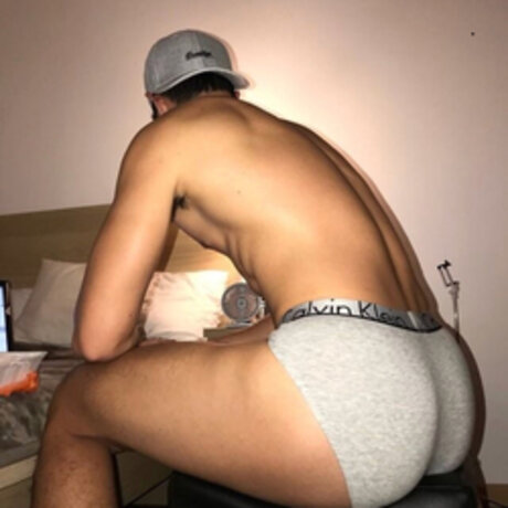 U1981758