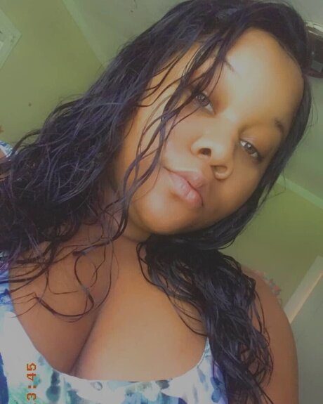 Foto di nudo di fuga di OnlyFans di Kirababy18
