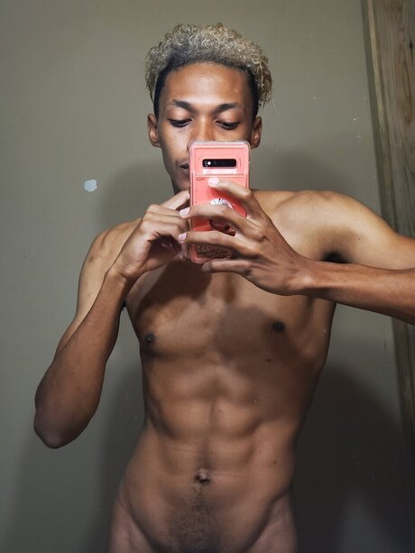 Foto di nudo di fuga di OnlyFans di Pinkflamingo