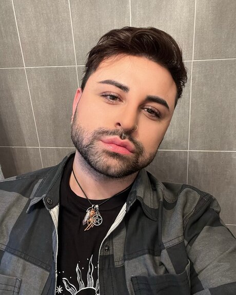Foto di nudo di fuga di OnlyFans di 
