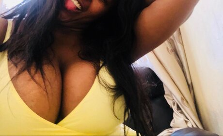 Foto di nudo di fuga di OnlyFans di Lallie