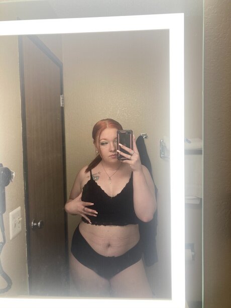 Foto di nudo di fuga di OnlyFans di Haley