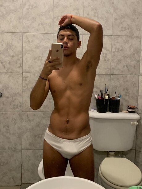 Foto di nudo di fuga di OnlyFans di Alvaro Gomez