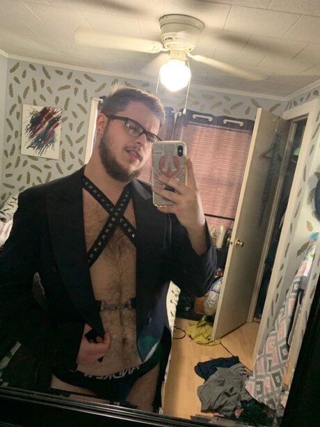 Foto di nudo di fuga di OnlyFans di Cyberbilly